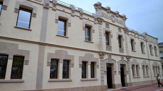 FAÇANA CENTRE CULTURAL PLAÇA NOVA 222222