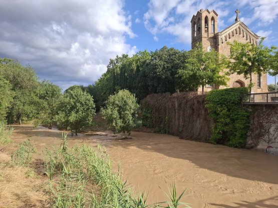 aiguatesglesiaMonjos